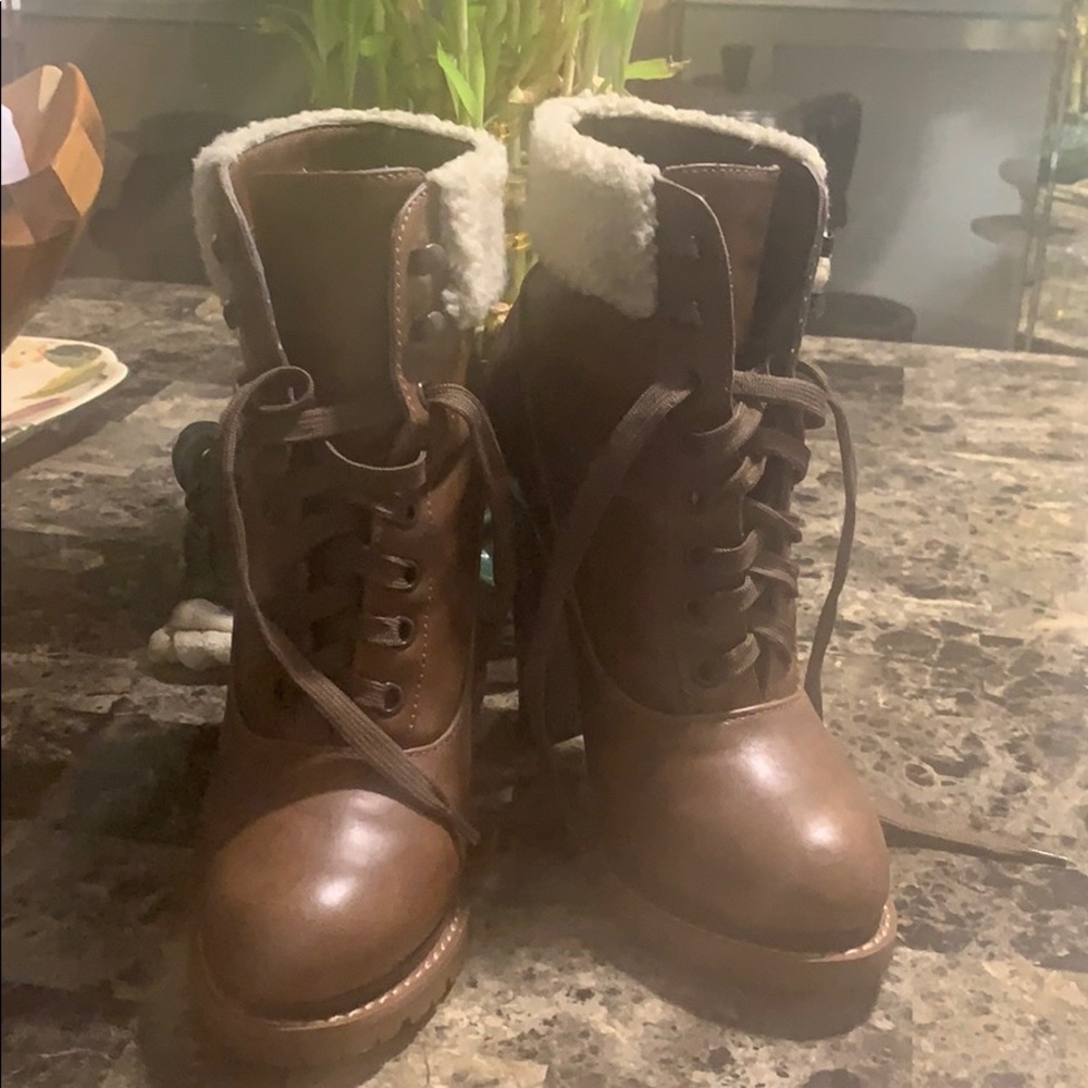 High heels boots